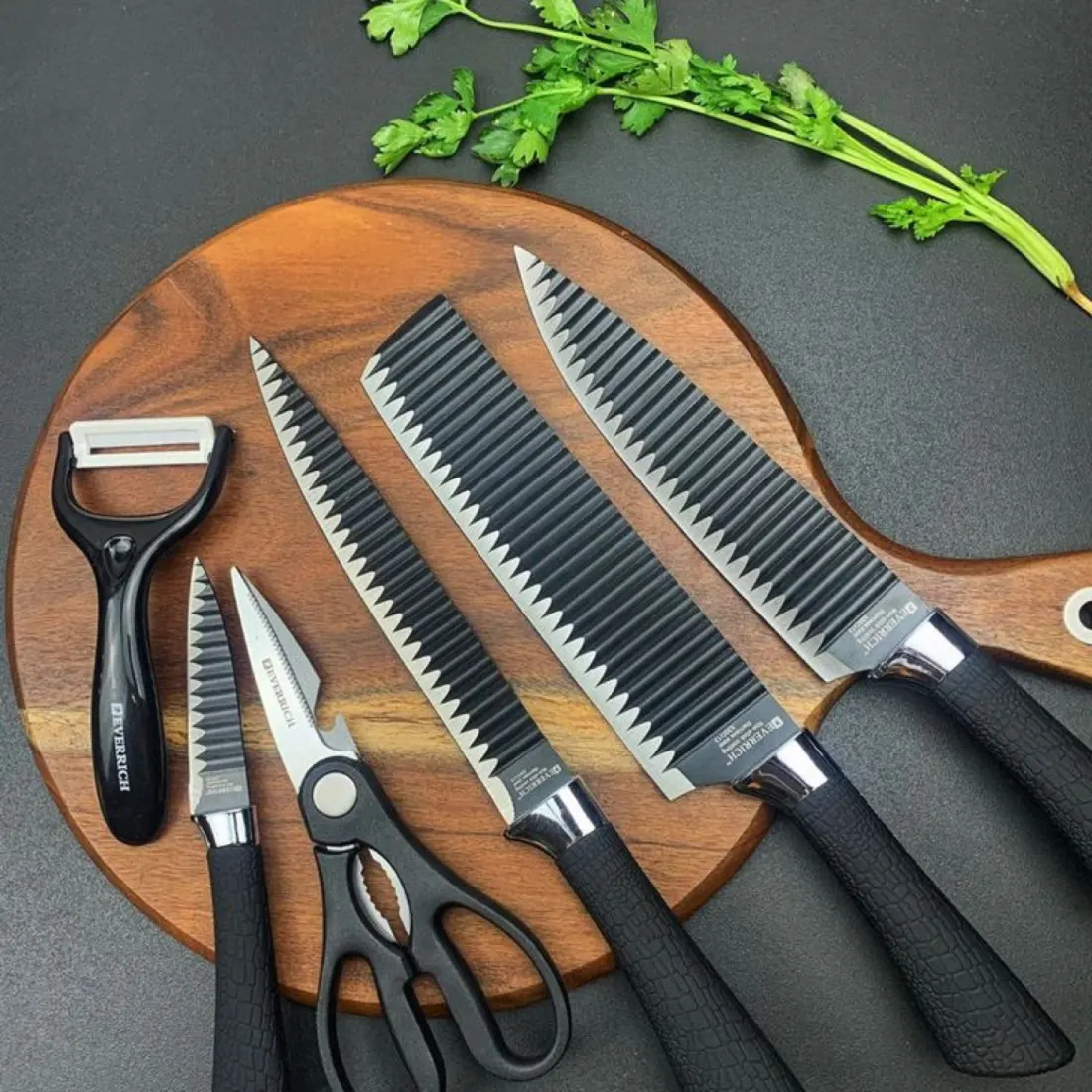 Kit completo apresentado sobre tábua de madeira